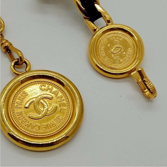 Chanel Gold Tone & Black Chain Belt - 85 cm/33 inches - Picture 4 of 9